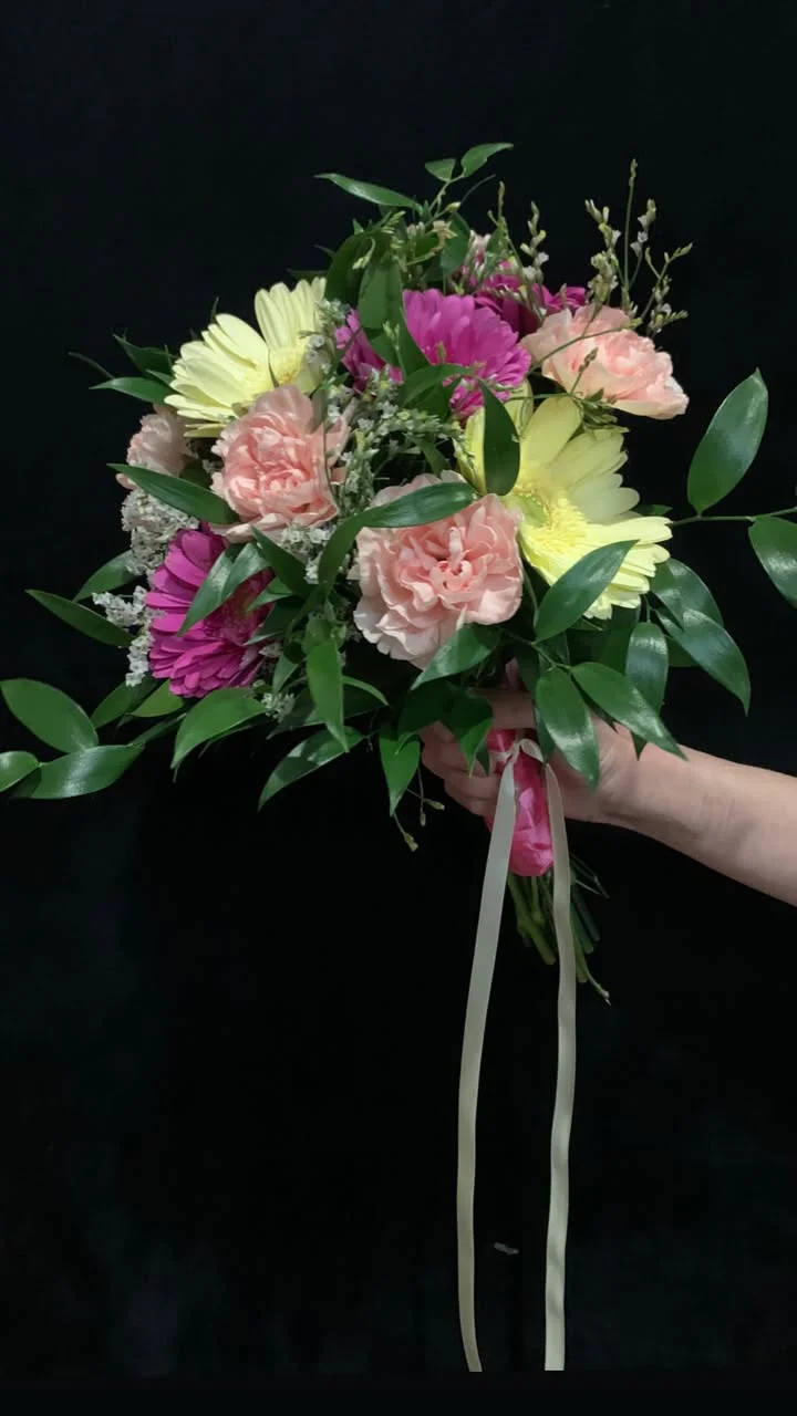 Ramo de novia contemporáneo de diseño exclusivo
